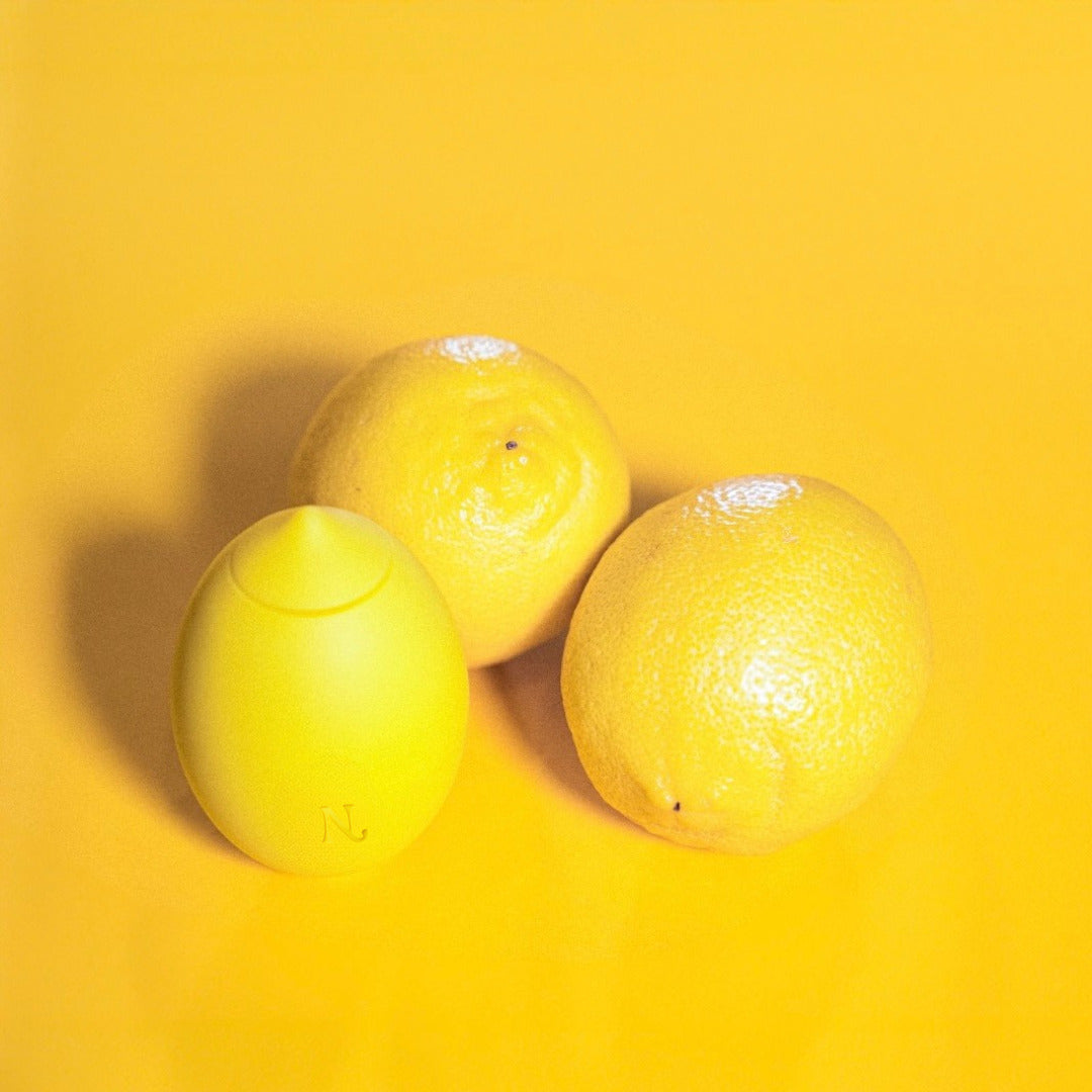 Lemon Clitoral Vibrator – in der Hand